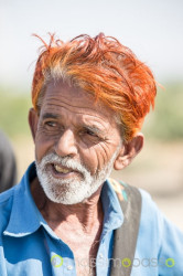 Pastore Con I Capelli Tradizionalmente Tinti Con L'Henné - Gujarat