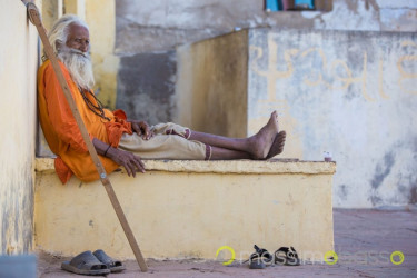 Custode Del Monastero Di Than - Gujarat