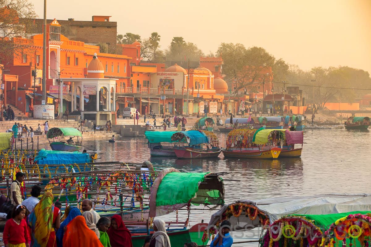 Ghats Sulle Rive Dello Yamuna A Chitrakoot - I Luoghi Sacri Dell'induismo - Massimo Basso _