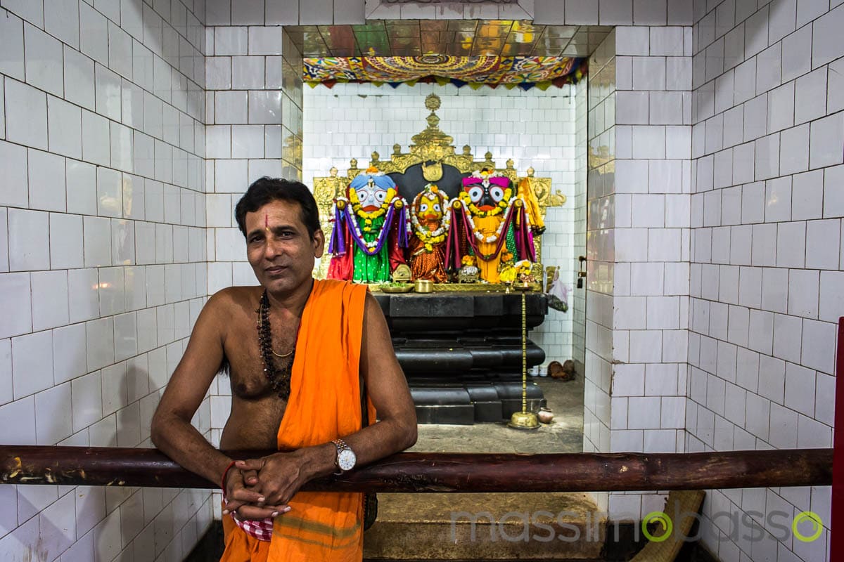 I Luoghi Sacri Dell'induismo - Interno Di Un Tempio - Massimo Basso _