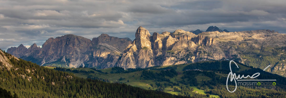 Panorama dal Sassongher e Dolomiti di alta Badia