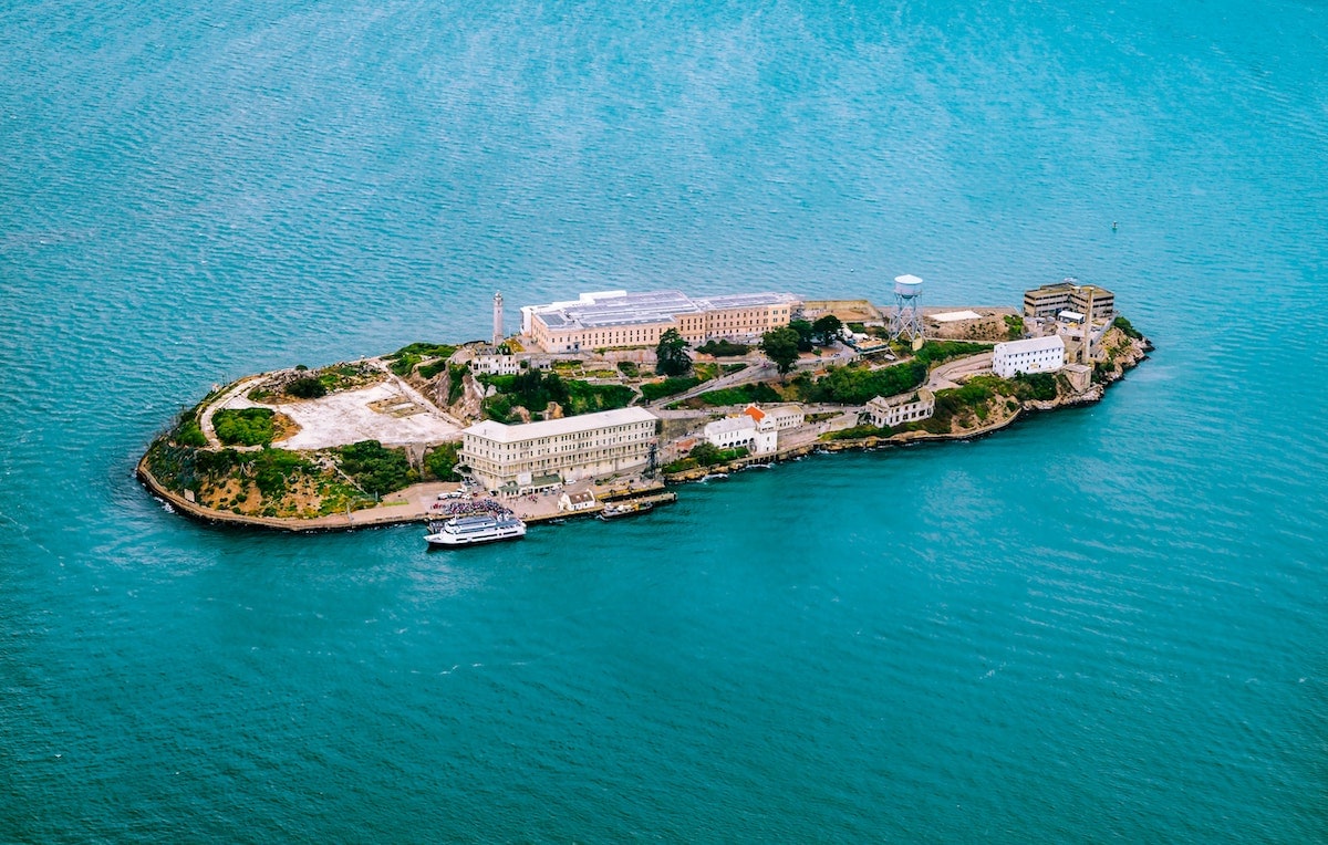 Nella baia di San Francisco: Fotografia di Alcatraz dall'alto