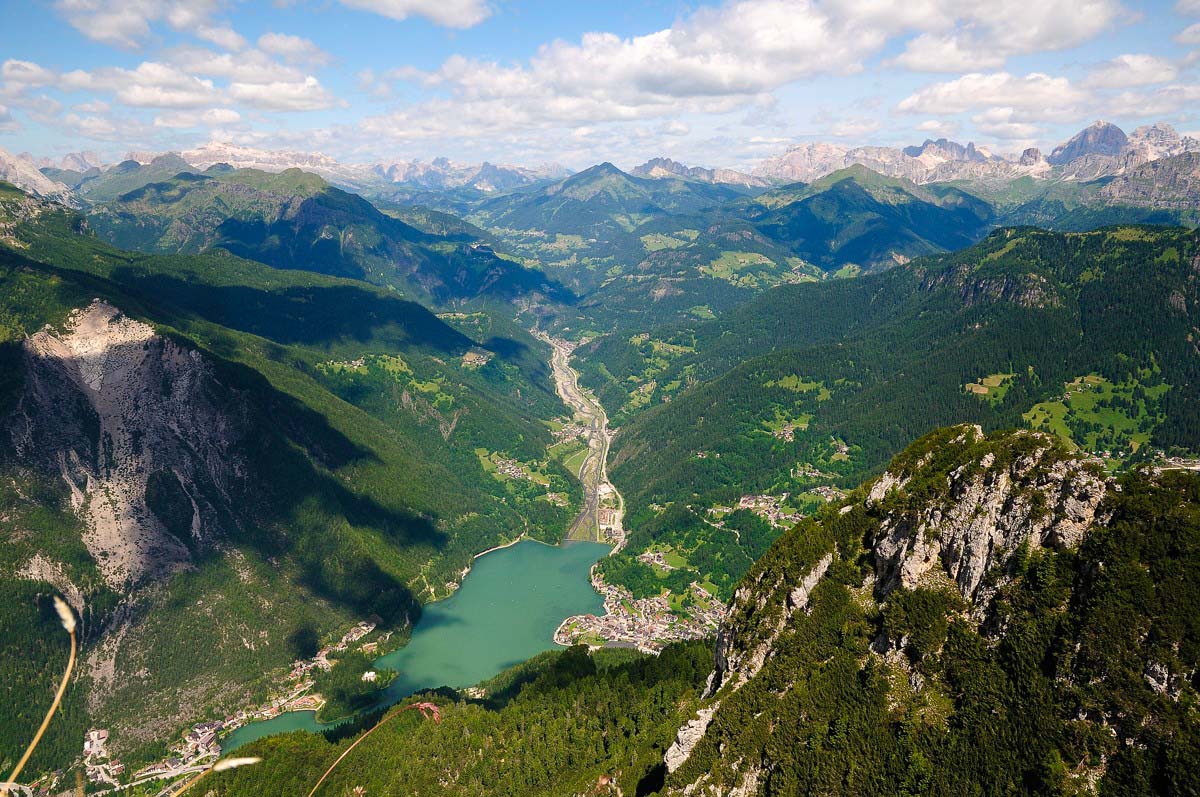 Il lago di Alleghe visto dal rifugio Tissi