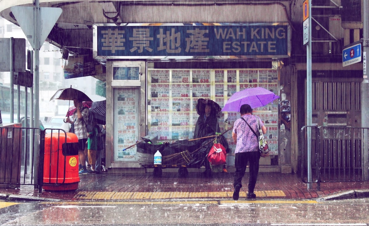 clima ad Hong Kong, un giorno di pioggia