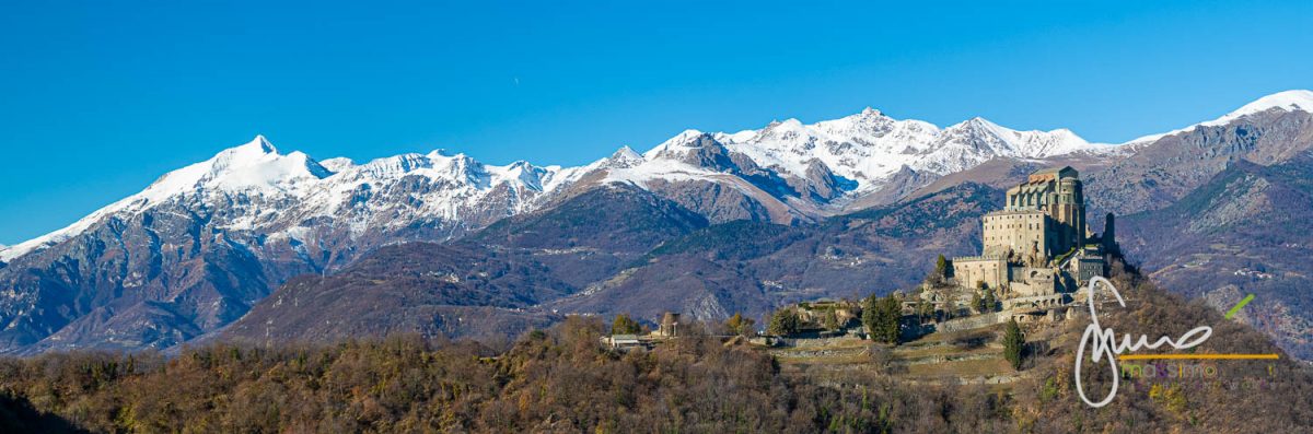 Panorama della Sacra e sullo sfondo il Rocciamelone