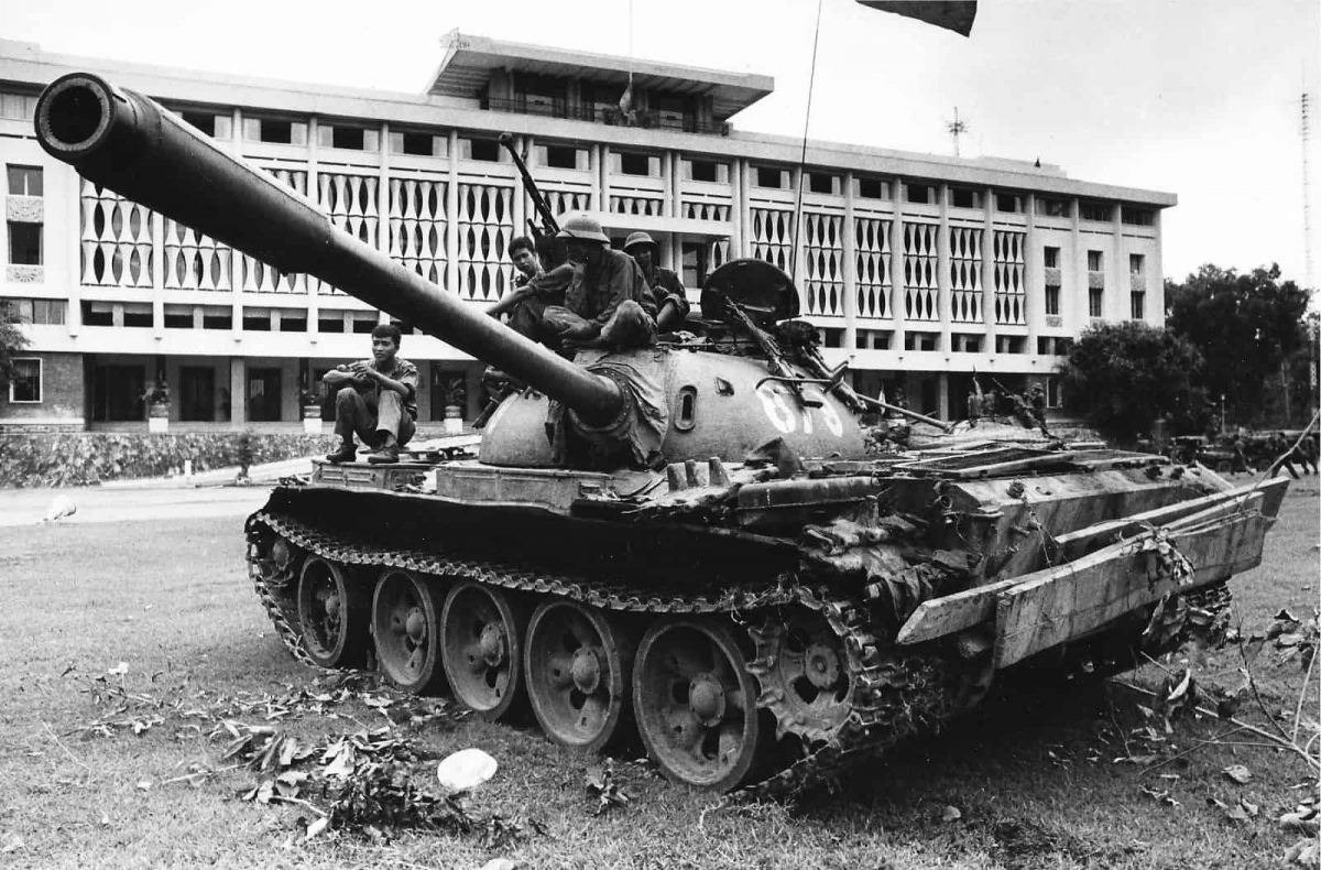 Palazzo Della Riunificazione - Il Carro Armato