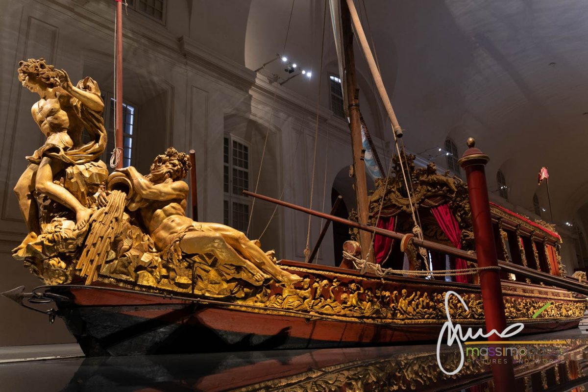 Il Bucintoro dei Re di Savoia alla Reggia di Venaria - vista laterale