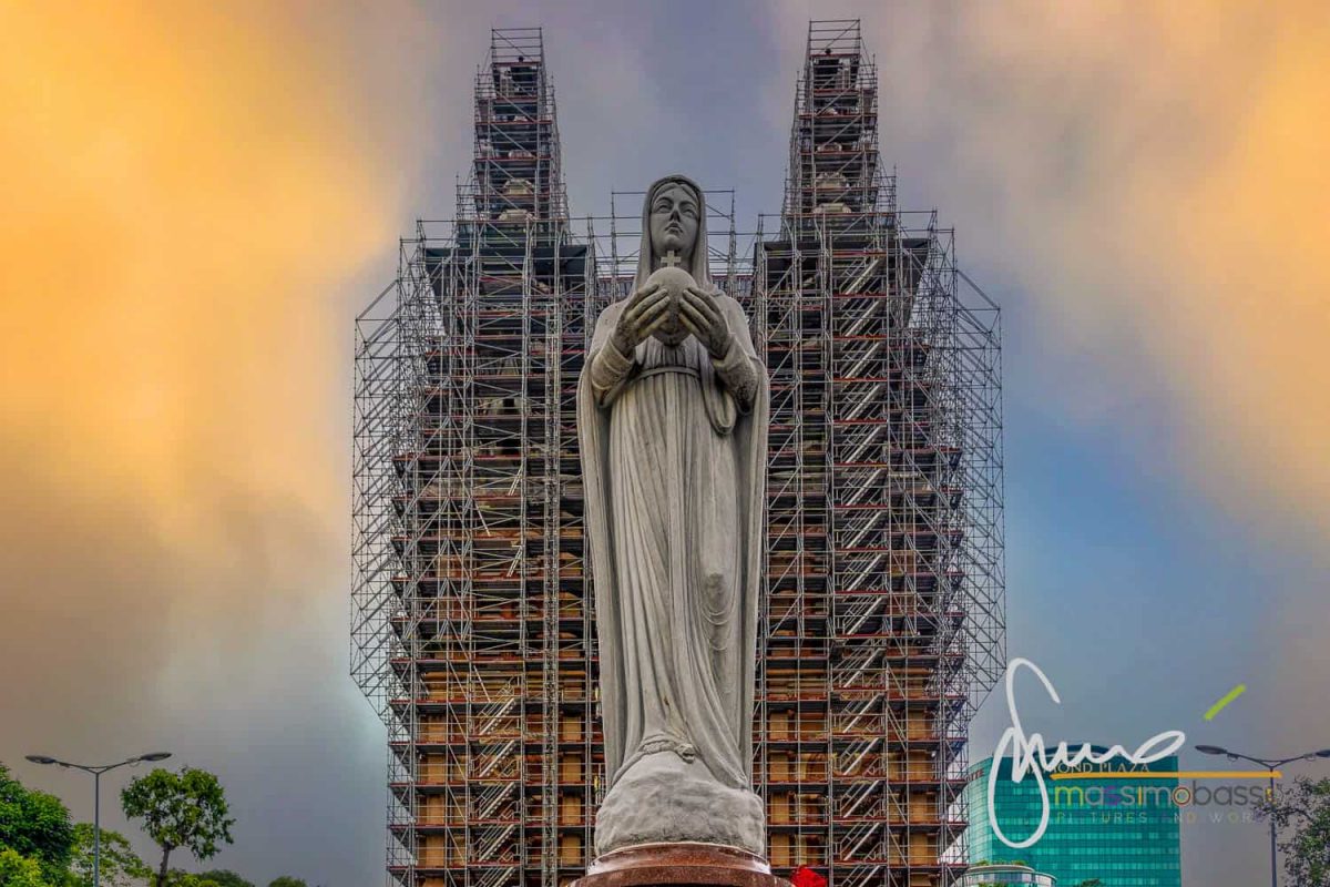 Cattedrale Di Notre Dame A Saigon Ho Chi Minh City