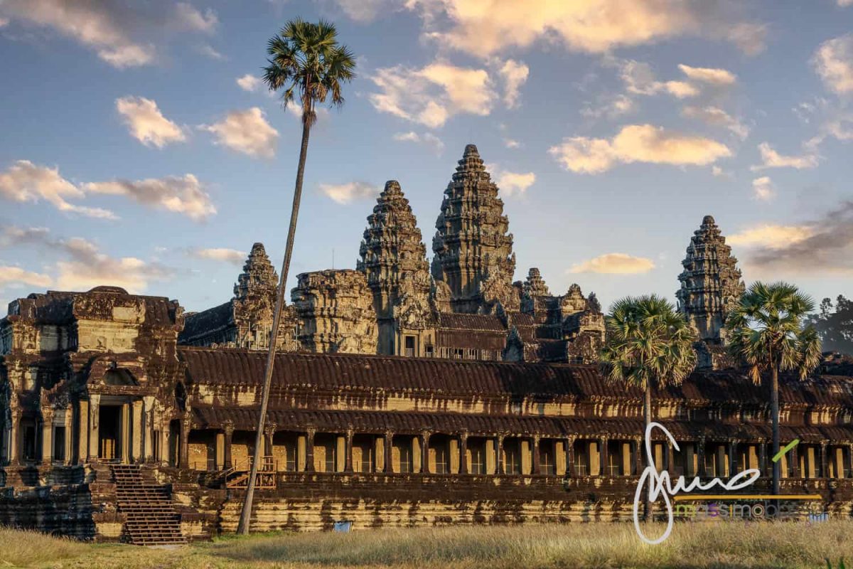 Vista laterale del tempio