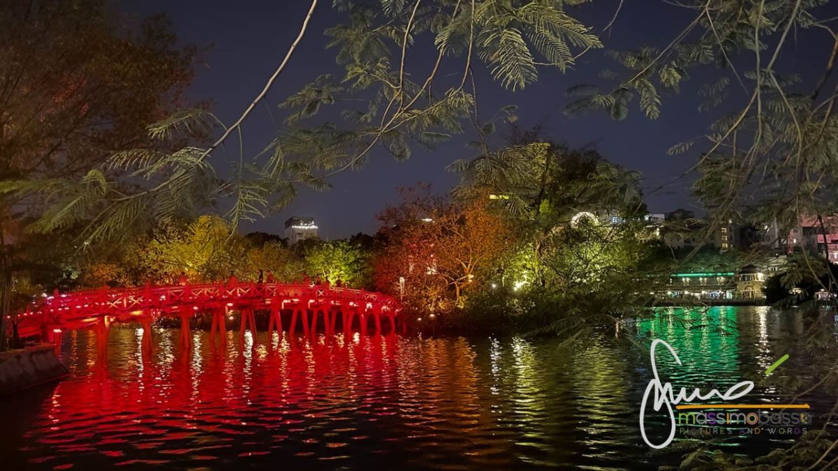 Lago Hoan Kiem O Della Spada Restituita Ad Hanoi