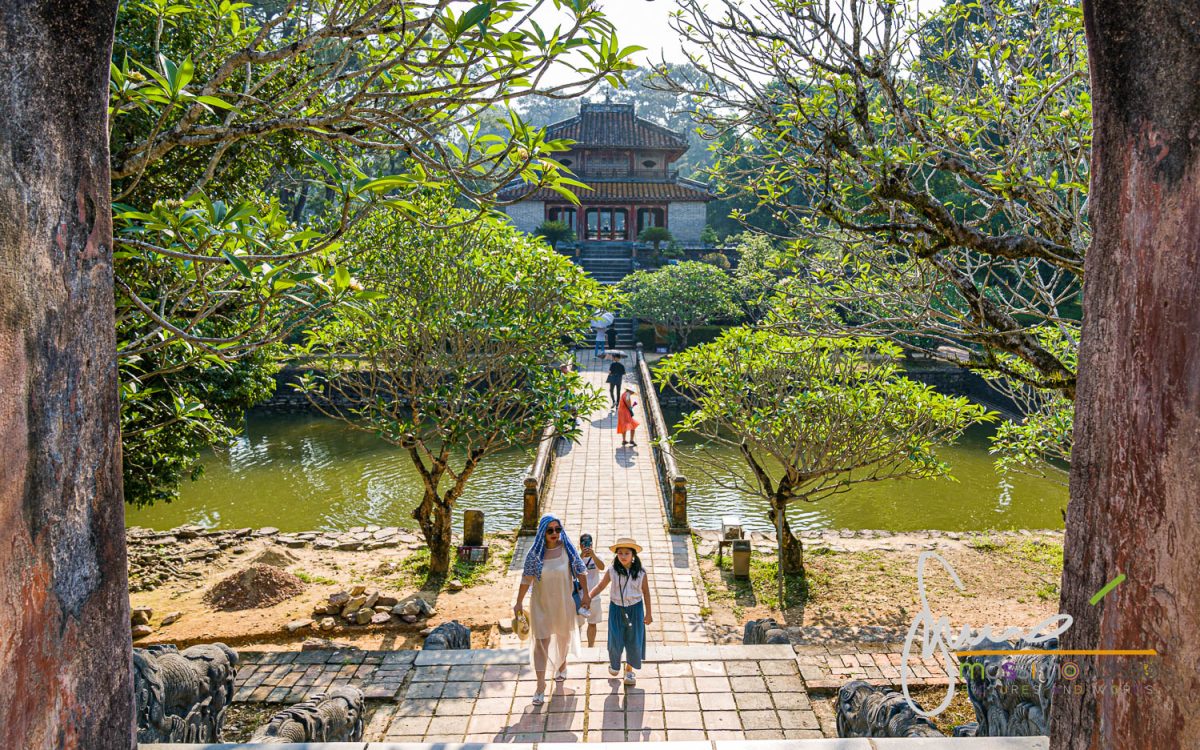 Mausoleo Dell'imperatore Minh Mang A Hue