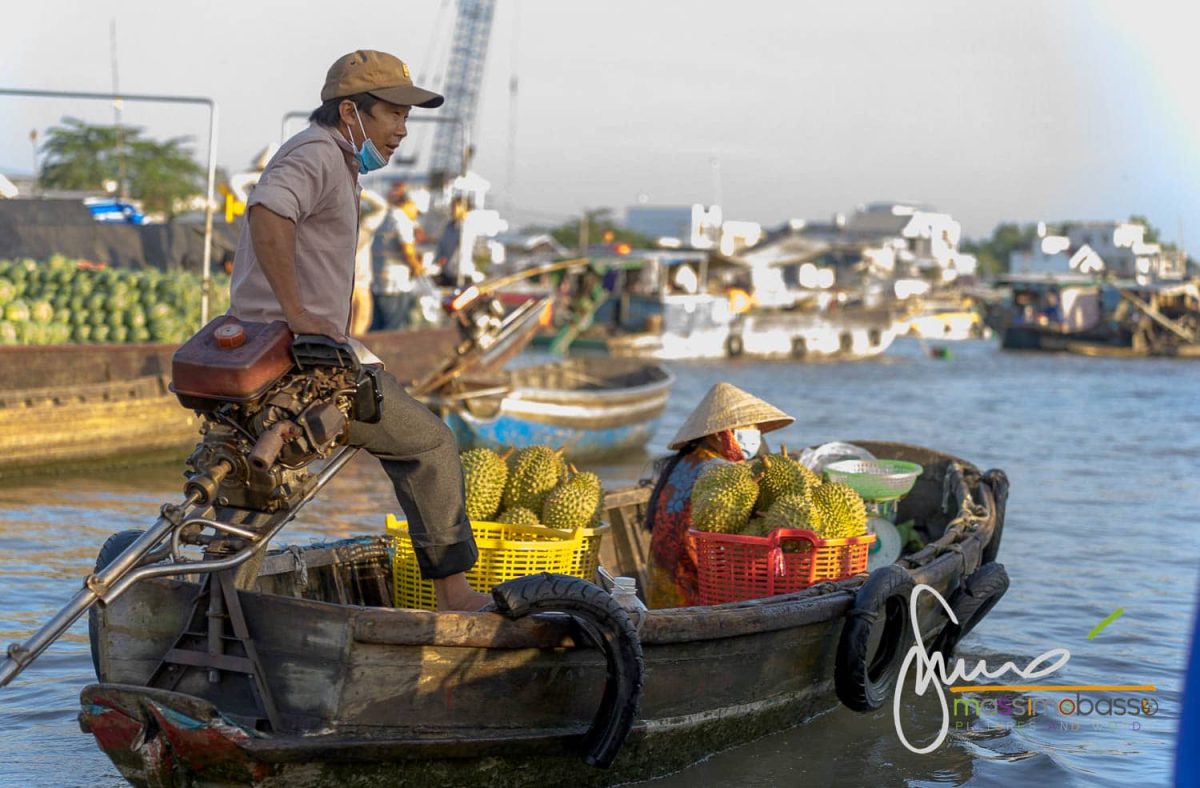 Venditori al Mercato di Cai Rang a Can Tho, Delta del Mekong
