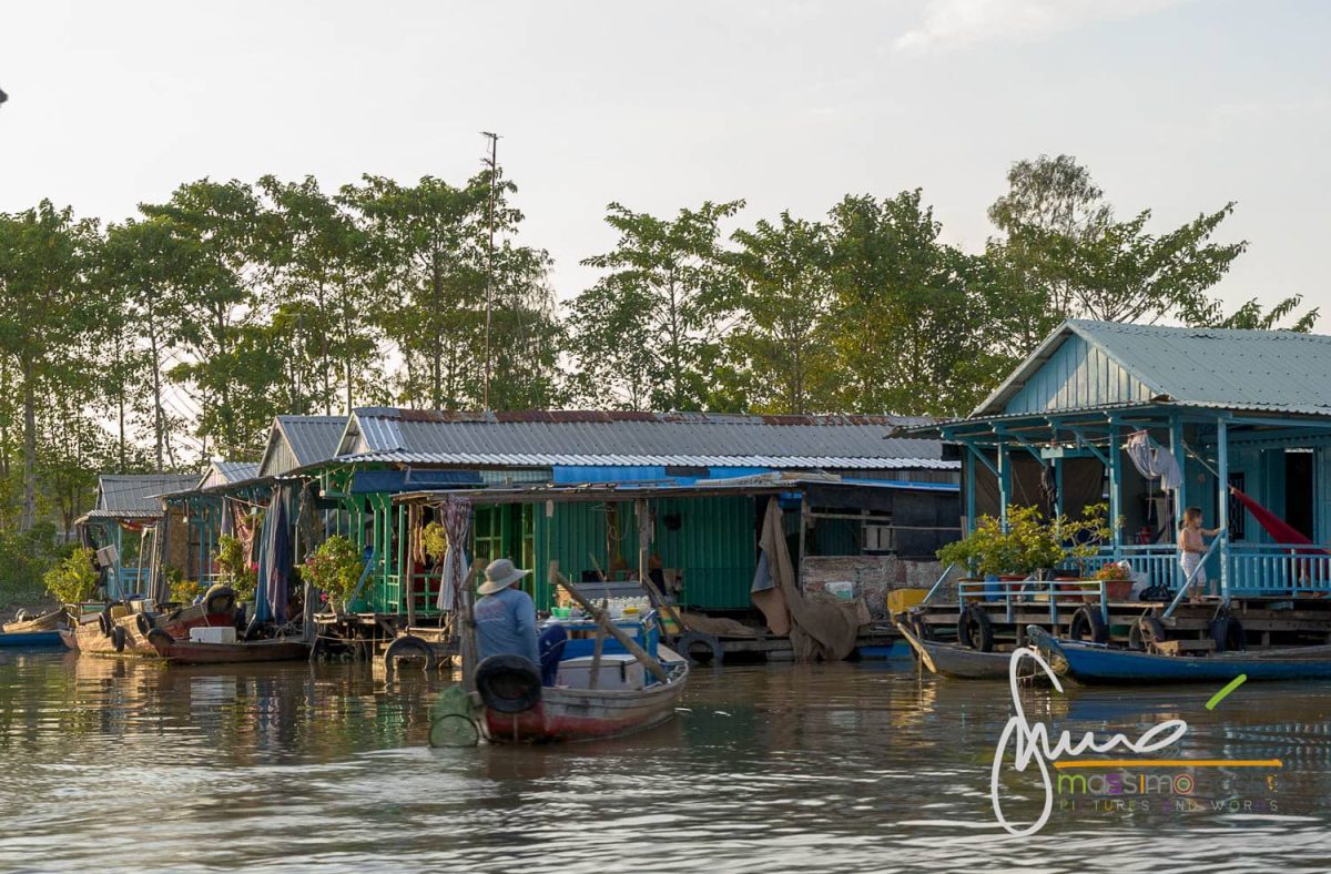 Villaggio galleggiante nei pressi di Chau Doc - Delta del Mekong - Vietnam