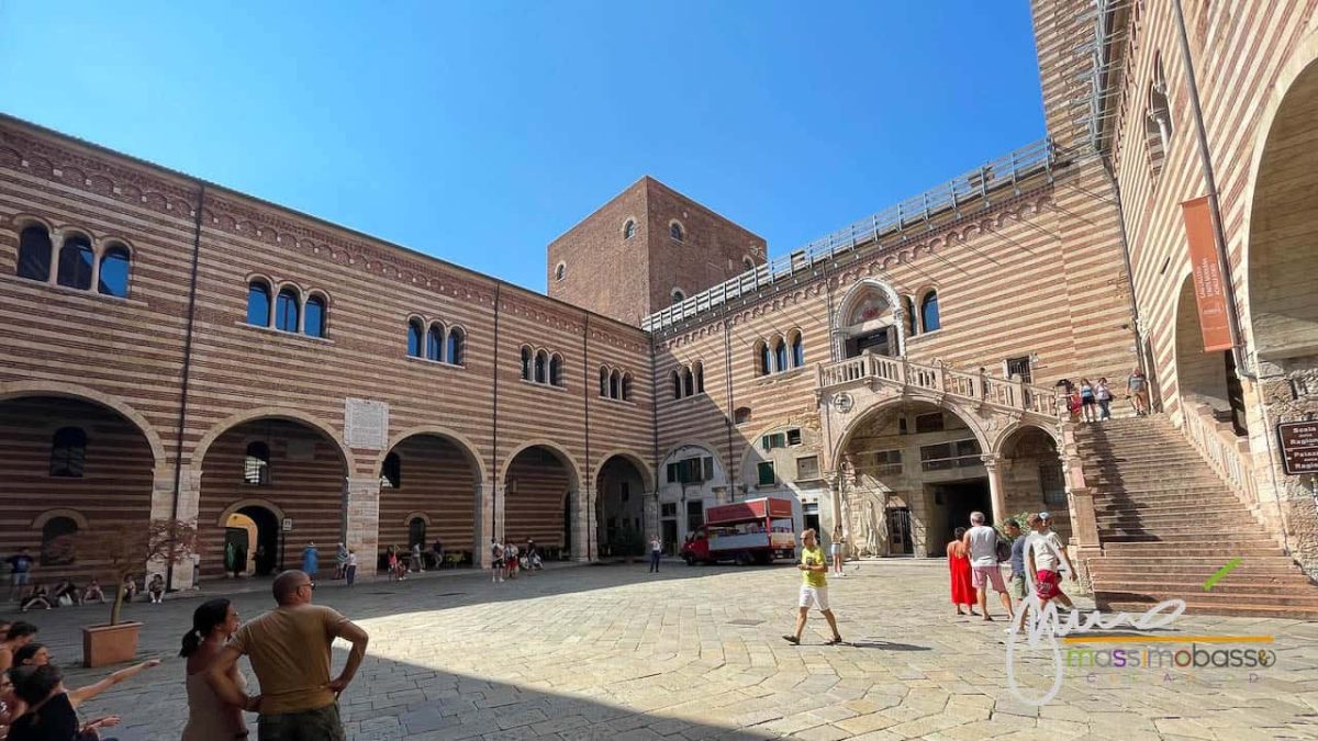 Palazzo e scalone della Ragione