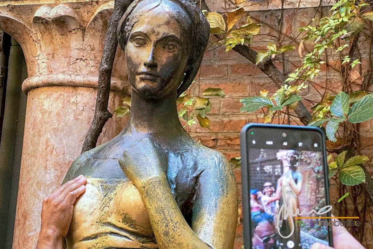 Statua di Giuletta a Verona