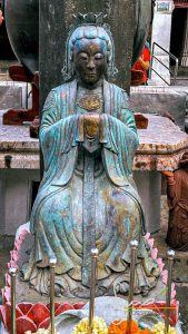 Immagine Di Guan Yin A Wat Prah Keo, Il Palazzo Reale Di Bangkok - (Altri Nomi Kwan Yin Quan Am Kuan Yim Bodhisattva Della Compassione E Della Misericordia)