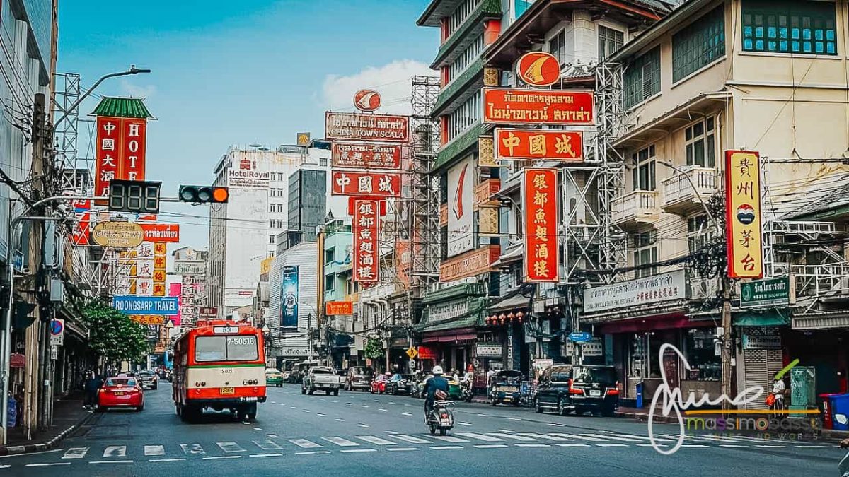 Yaowarat Road a Chinatown a Bangkok