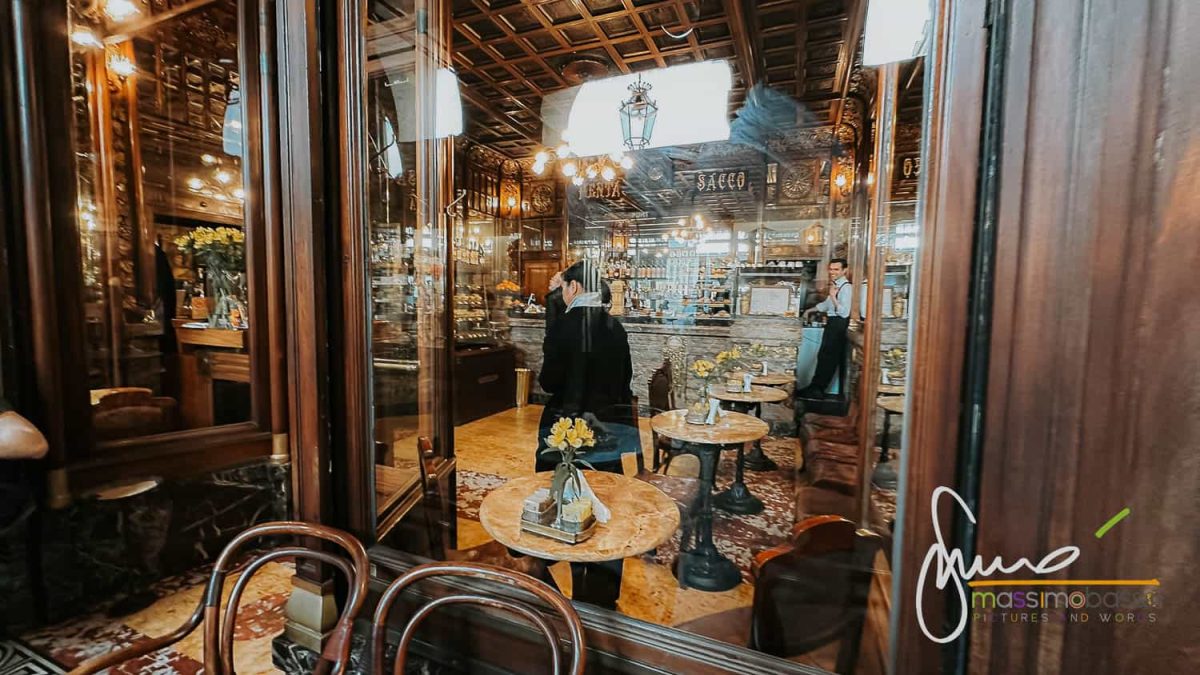 Storico Caffe Mulassano a Torino Piazza Castello-3