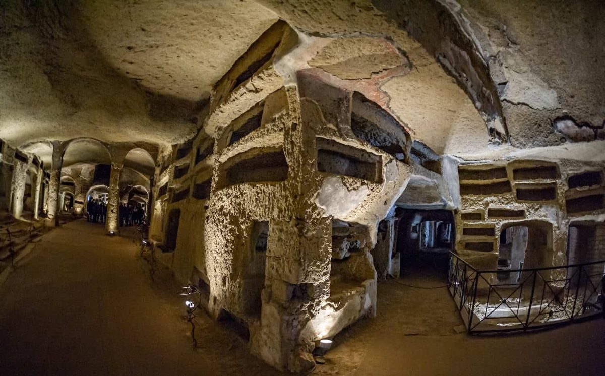 Napoli Catacombe di San Gennaro - una idea per il Ponte di Ognissanti