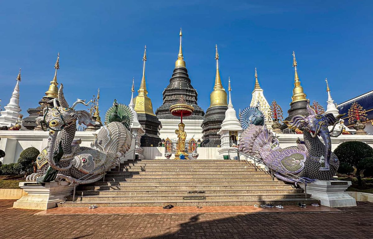 Wat Ban Den O Wat Bandensali Si Mueang Kaen Wat Phra Sing Templi Delle Reliquie Dei 12 Animali Dello Zodiaco Cinese