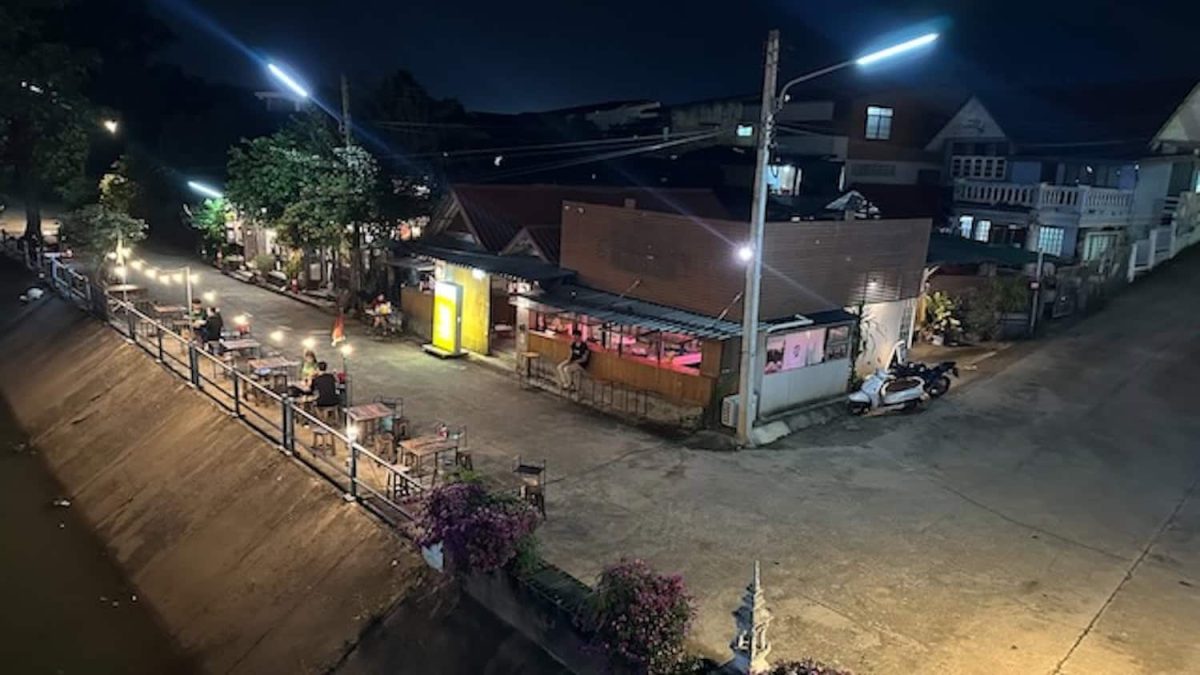 Lungo Fiume Di Lampang