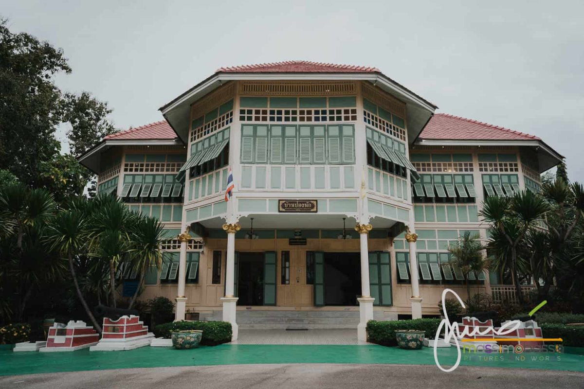 Wat Pong Nak - La Casa Delle Finestre