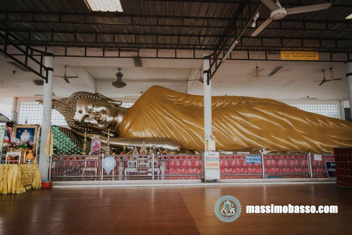 Buddha Sdraiato O Reclining Buddha A Watworachanyawas