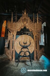 Baan Dam Museum - La Casa Nera di Chiang Rai di Tawan Duchanee