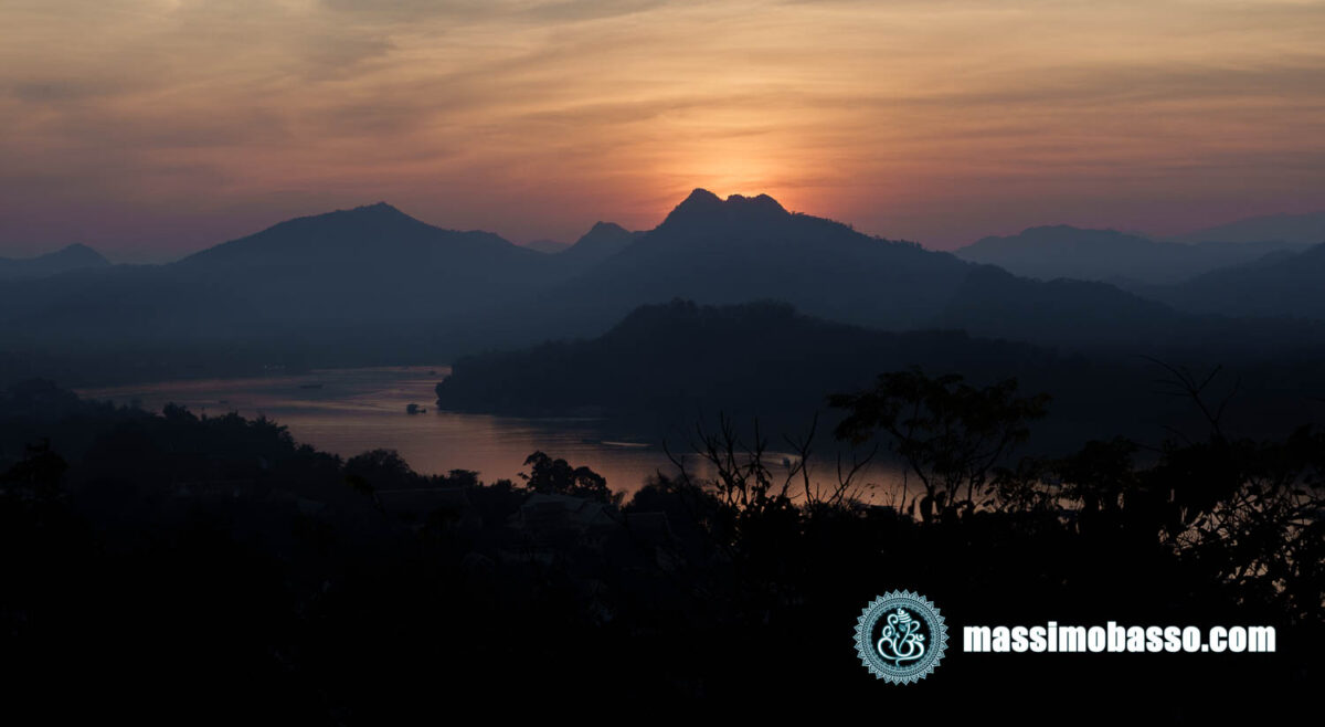 Tramonto dal Monte Phousi a Luang Prabang