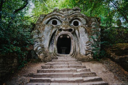 L'Orco al Bosco Sacro o Parco Dei Mostri di Bomarzo - Ogni Pensiero Vola