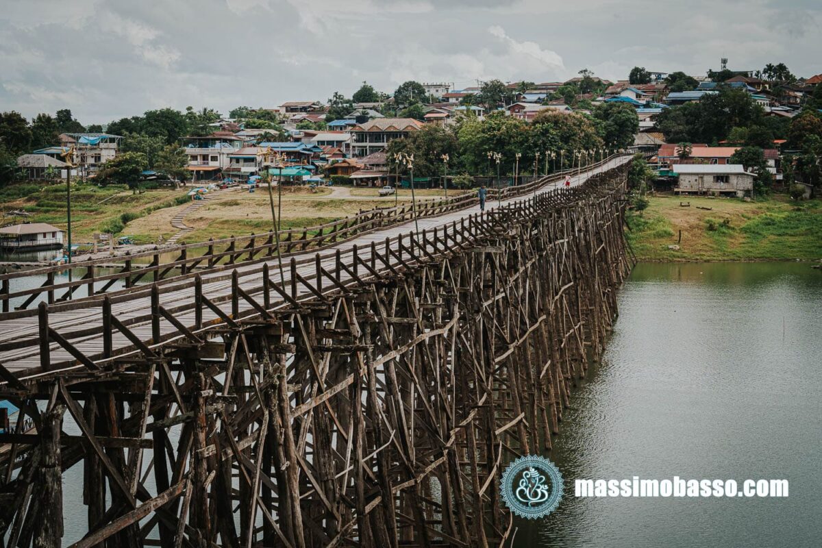 Il Ponte Di Legno Di Sangkhlaburi - Saphan Mon