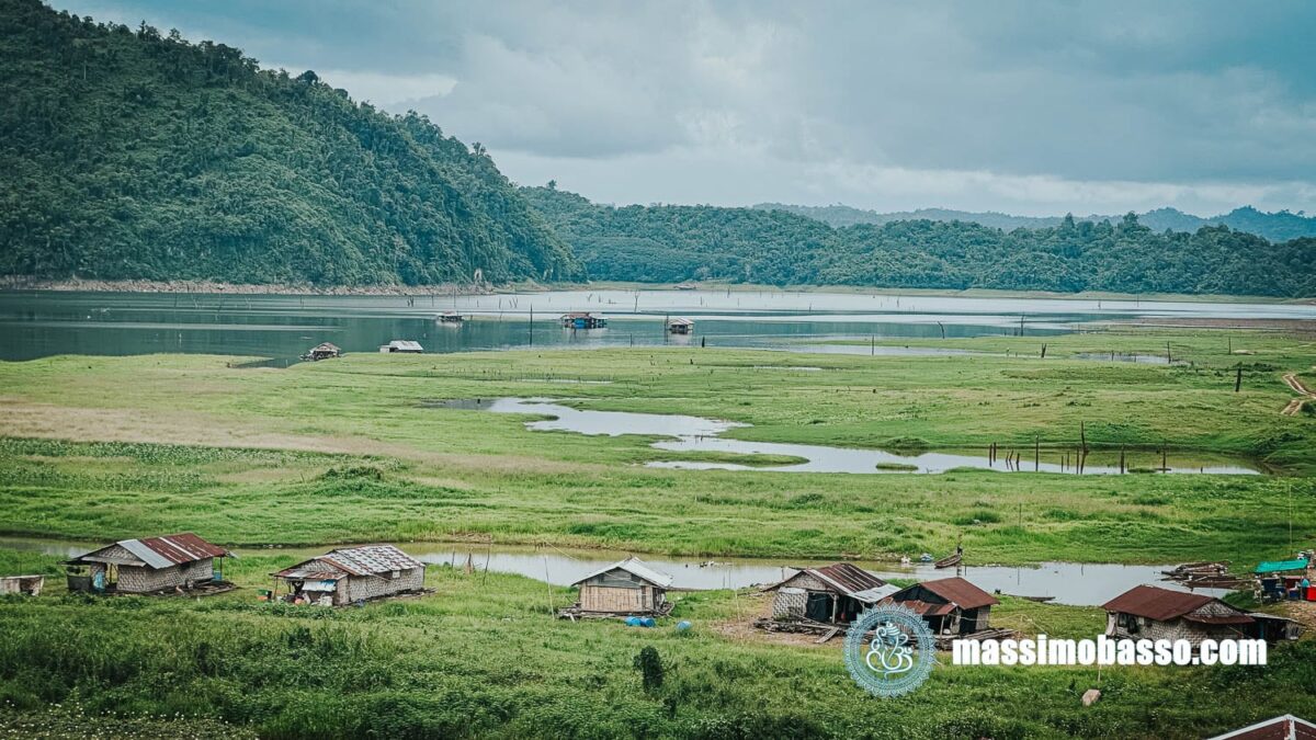 Vista Sul Lago Khao Laem E Sui Villaggi Galleggianti