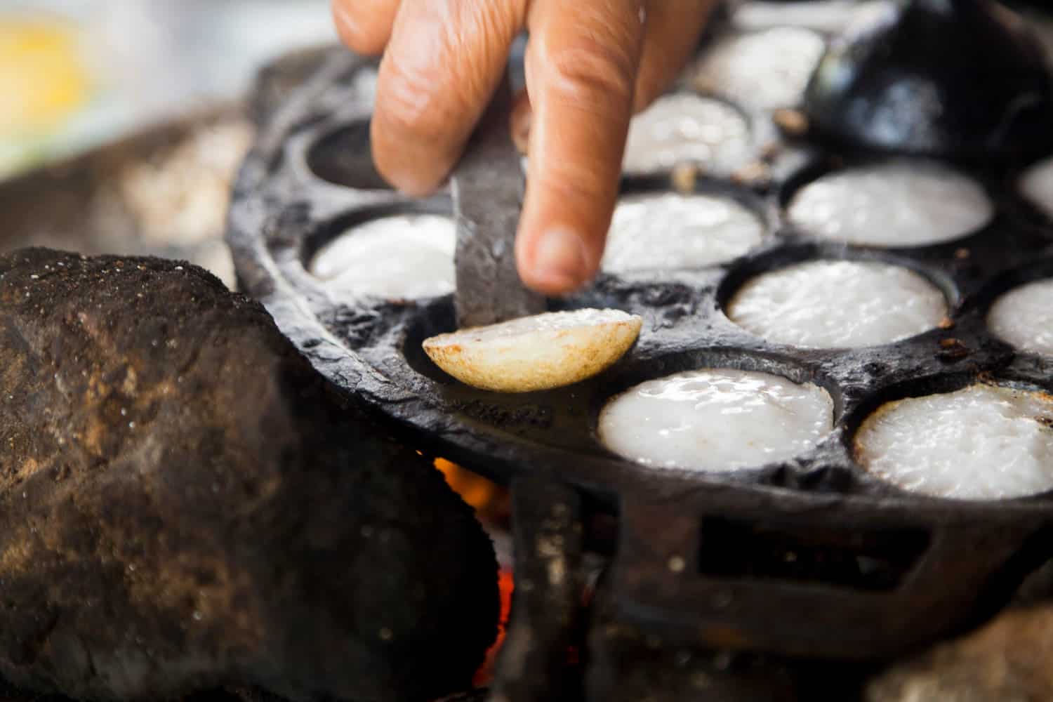 Come si preparano i Khanom Krok - Pancakes Thailandesi al Cocco
