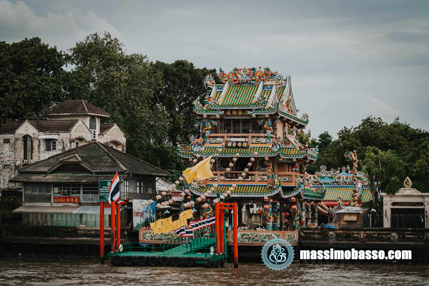 Bangkok vista dal fiume - Tempio cinese