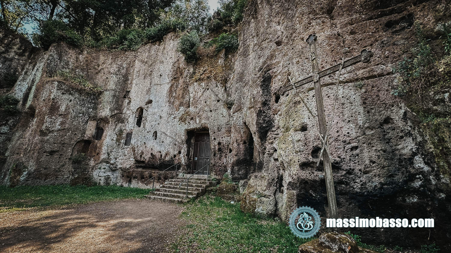 Esterno del Il Mitreo o chiesa della Madonna del Parto a Sutri