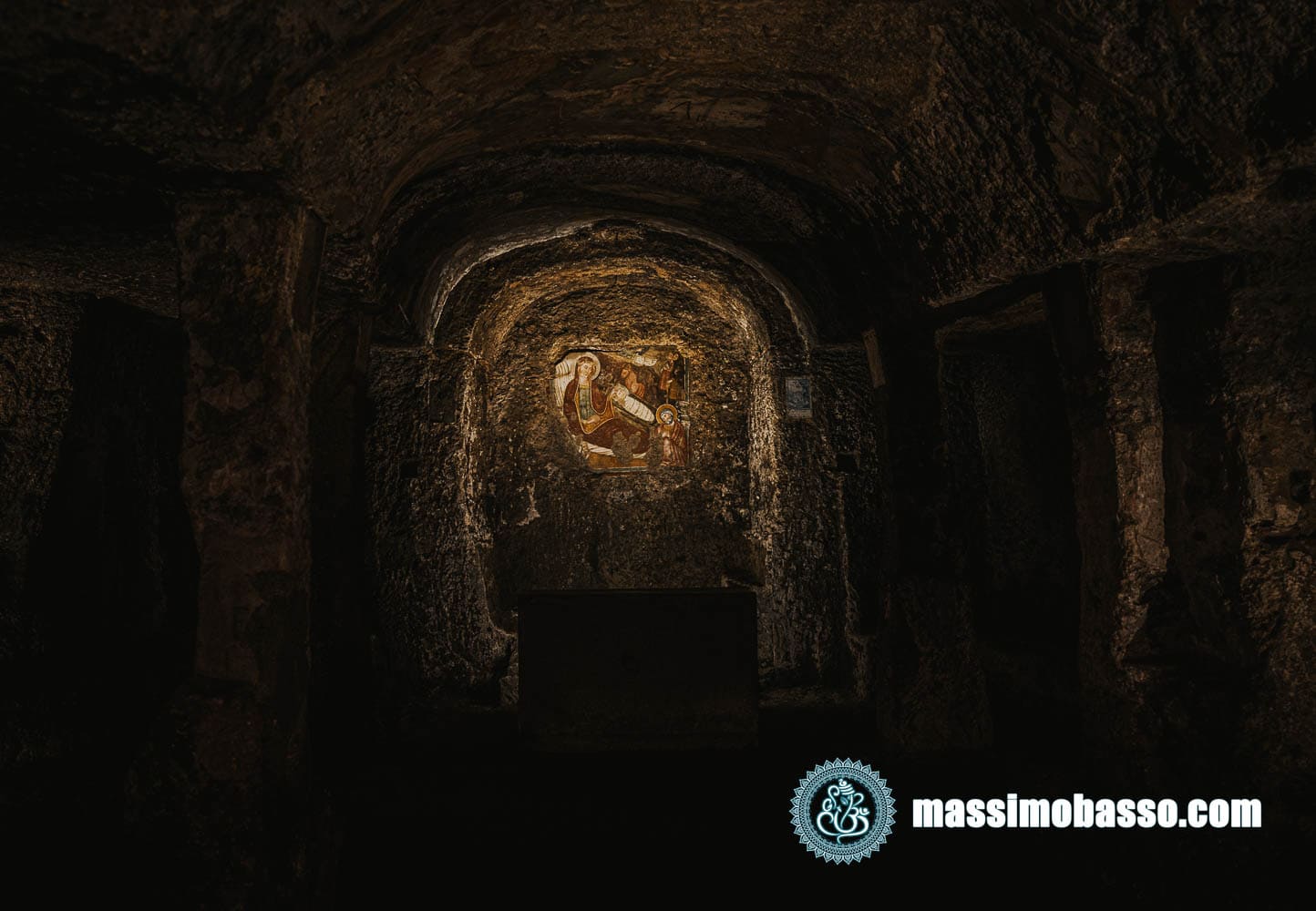 Interno del Il Mitreo con affresco della Madonna del Parto a Sutri - Lazio - Italia