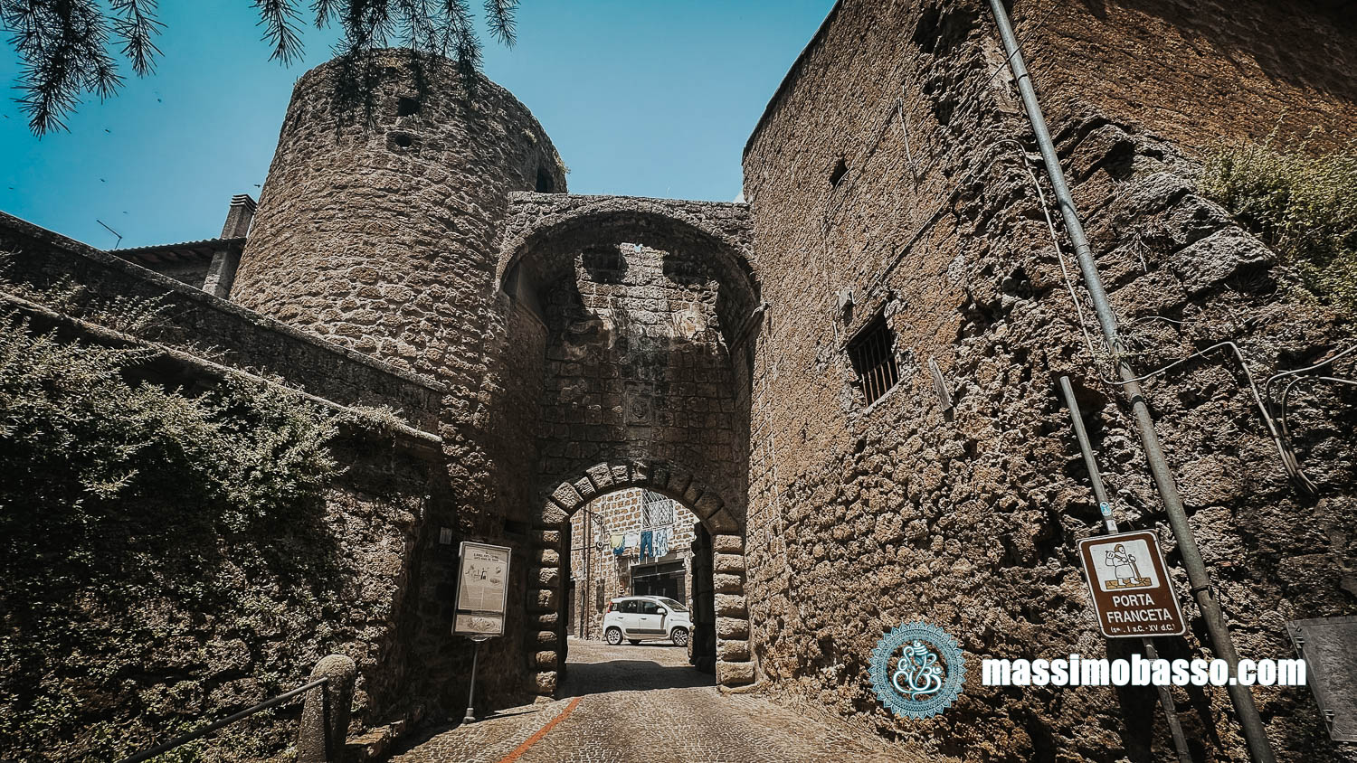 Porta Vecchia o Porta Franceta a Sutri - Lazio - Italia