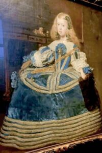  Margherita Teresa d'Asburgo Ritratto di doña Margherita d'Austria, imperatrice del Sacro Romano Impero, 1664, Kunsthistorisches Museum, Vienna Imperatrice del Sacro Romano Impero In carica 12 dicembre 1666 – 12 marzo 1673 Predecessore Eleonora Gonzaga-Nevers Successore Claudia Felicita d'Austria Nome completo spagnolo: Margarita María Teresa de Austria italiano: Margherita Maria Teresa d'Austria Altri titoli Infanta di Spagna Arciduchessa d'Austria Regina di Germania Regina di Boemia Regina d'Ungheria Nascita Real Alcázar, Madrid, 12 luglio 1651 Morte Hofburg, Vienna, 12 marzo 1673 Luogo di sepoltura Cripta Imperiale, Vienna Casa reale Asburgo di Spagna per nascita Asburgo d'Austria per matrimonio Padre Filippo IV di Spagna Madre Marianna d'Austria Consorte Leopoldo I d'Asburgo Figli Ferdinando Venceslao Maria Antonia Giovanni Leopoldo Maria Anna Religione Cattolicesimo Margherita Maria Teresa d'Asburgo (Madrid, 12 luglio 1651 – Vienna, 12 marzo 1673) era figlia del re Filippo IV di Spagna e della sua seconda moglie, Marianna d'Austria. Fu Imperatrice del Sacro Romano Impero come consorte di Leopoldo I. È nota soprattutto per essere la protagonista di Las Meninas, il più celebre dipinto di Diego Velázquez, che la ritrasse anche in altre tele.