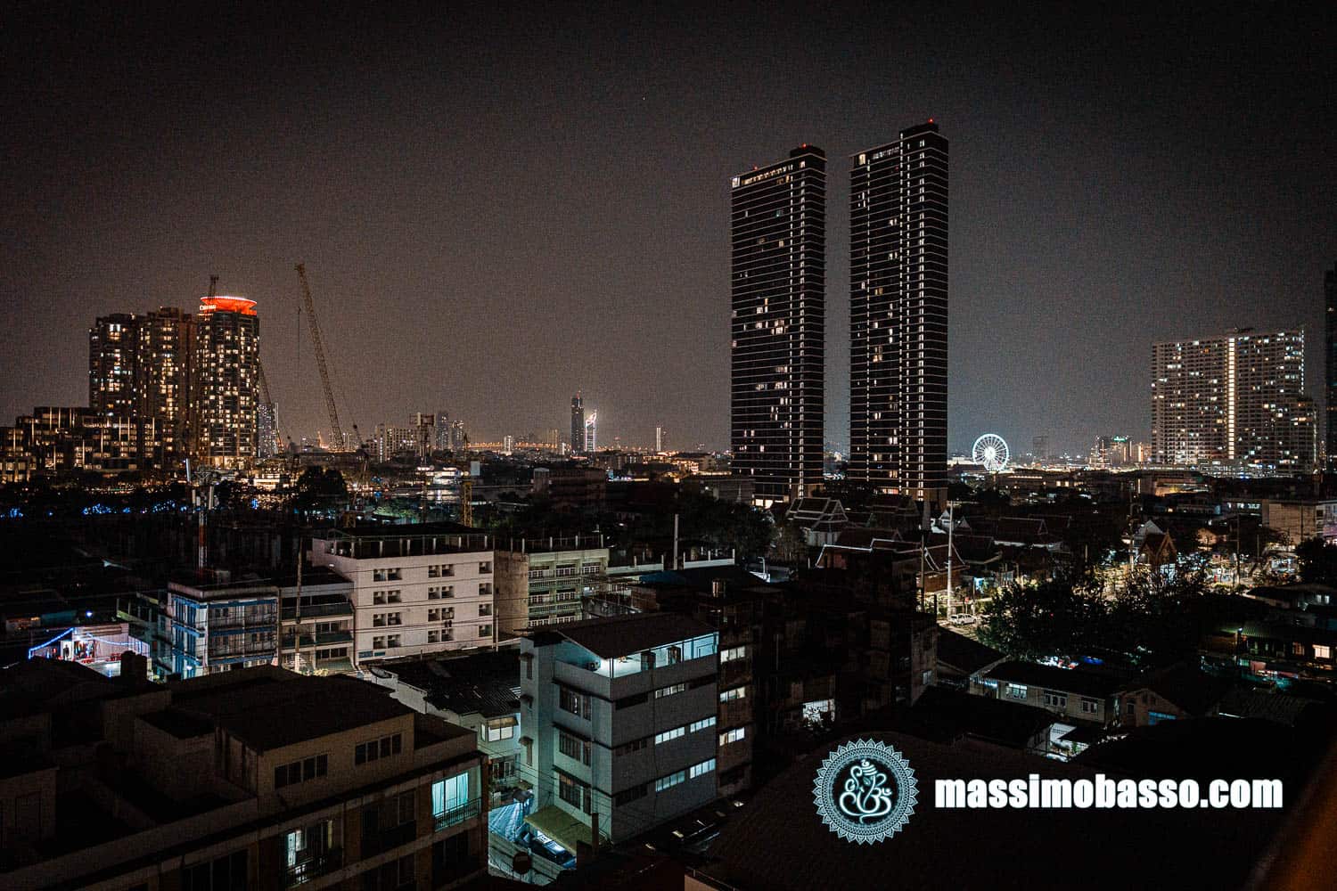 Bangkok di notte - Luci al Neon e Rooftop Bar