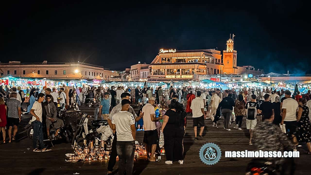 Piazza Djemaa El Fna di notte